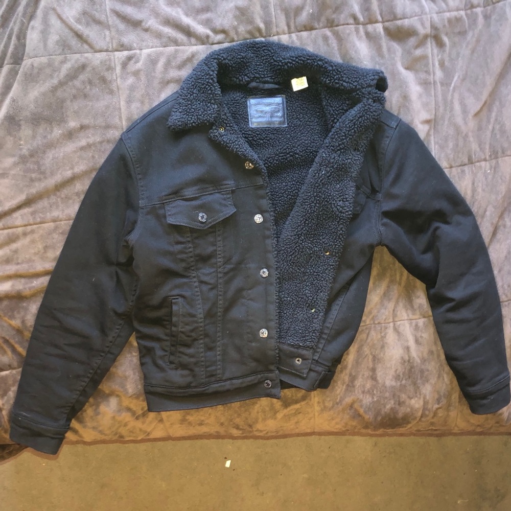 LEVI’S SHERPA BLACK JEAN JACKET